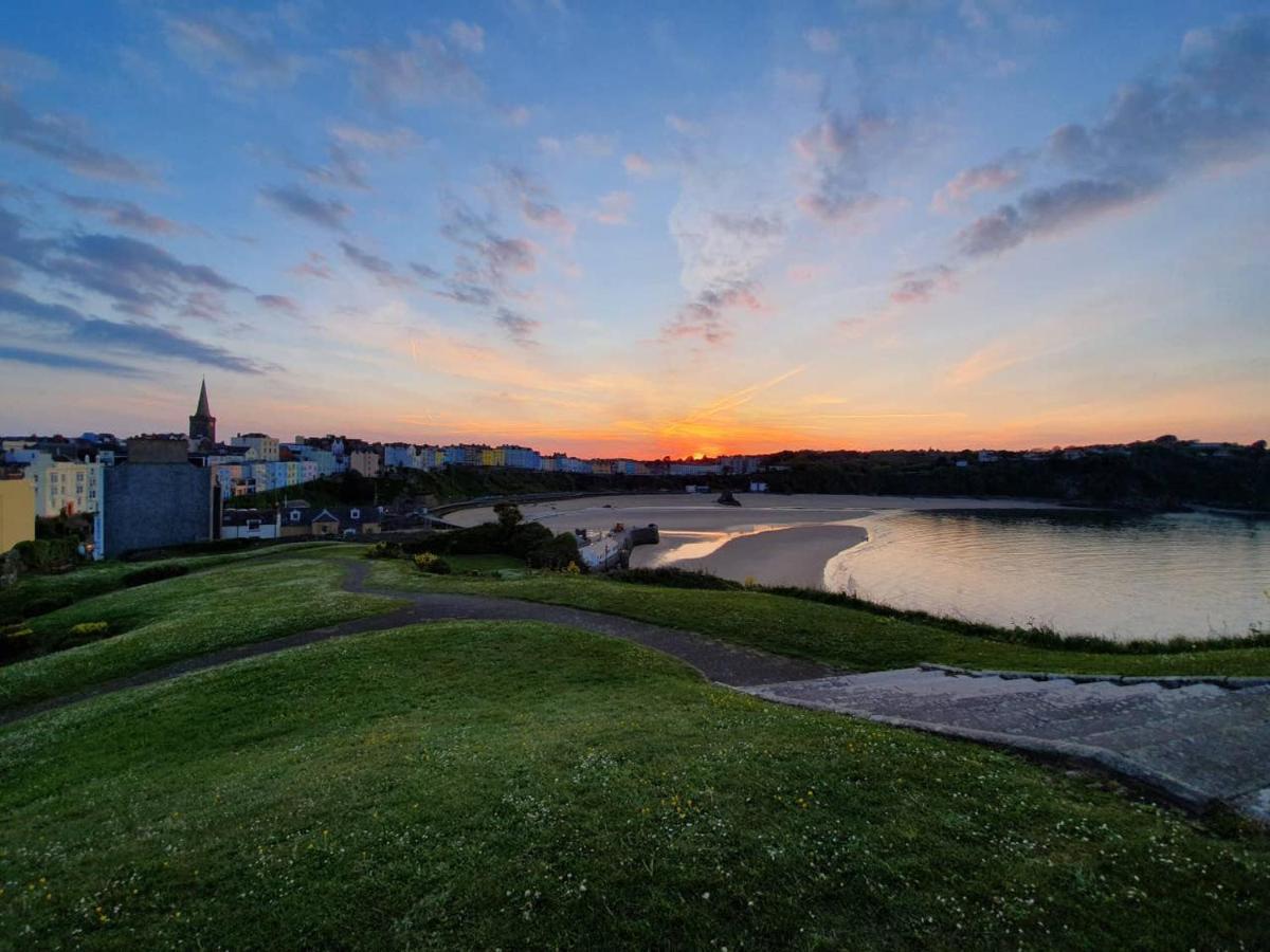 Stylish Flat In Central Tenby & Free Parking Экстерьер фото