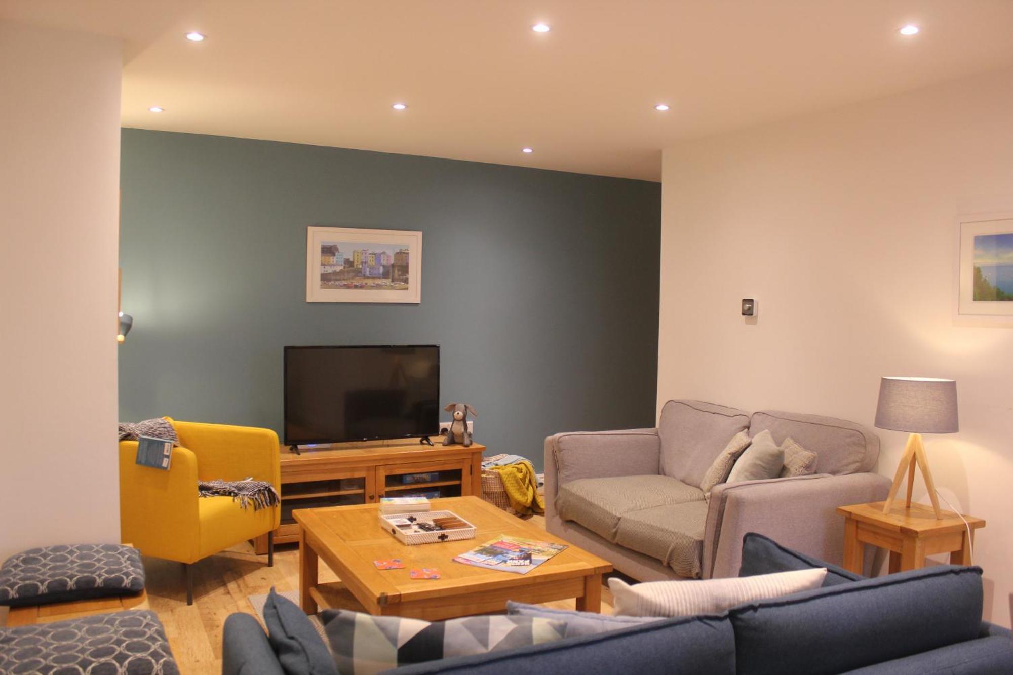Stylish Flat In Central Tenby & Free Parking Экстерьер фото